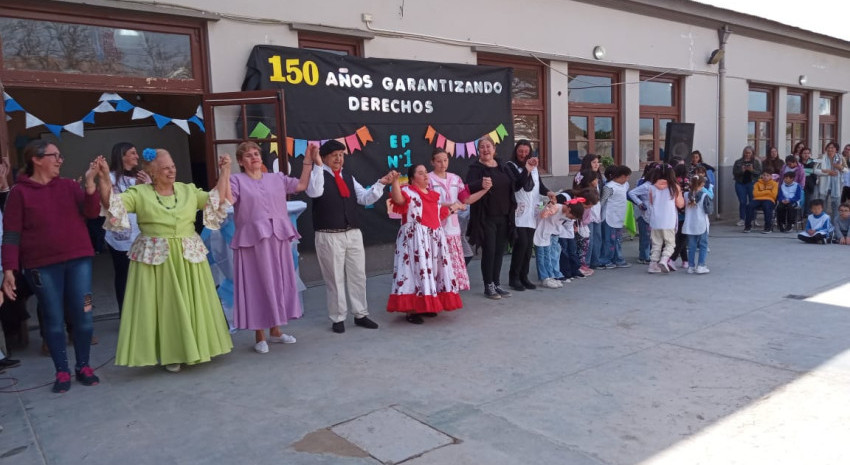 La Escuela Primaria 1 festejó sus primeros 150 años de vida