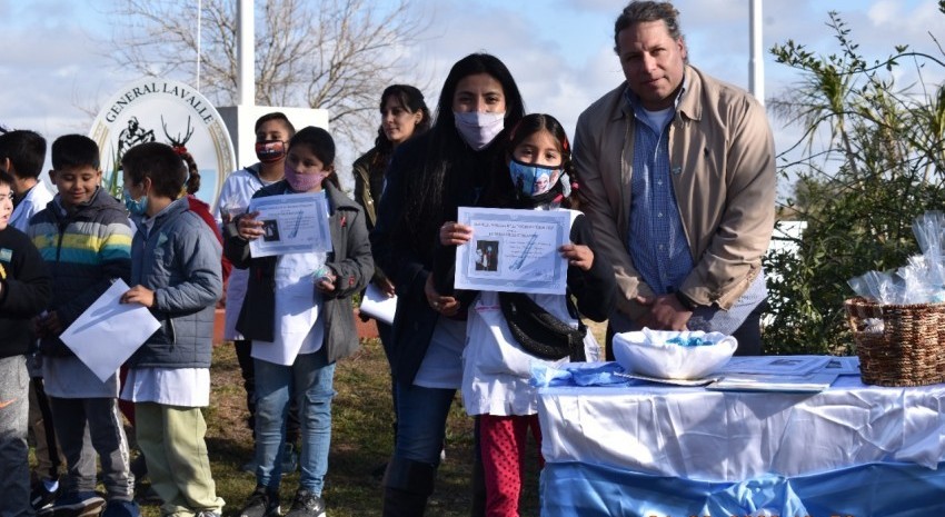 Los alumnos de 4° grado prometieron lealtad a la Bandera” en Pavón