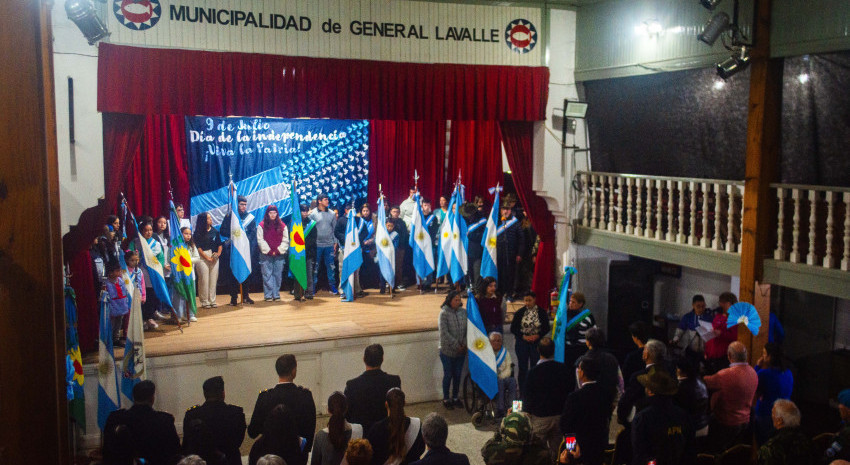 General Lavalle conmemoró el 9 de Julio con un emotivo acto en la Cas