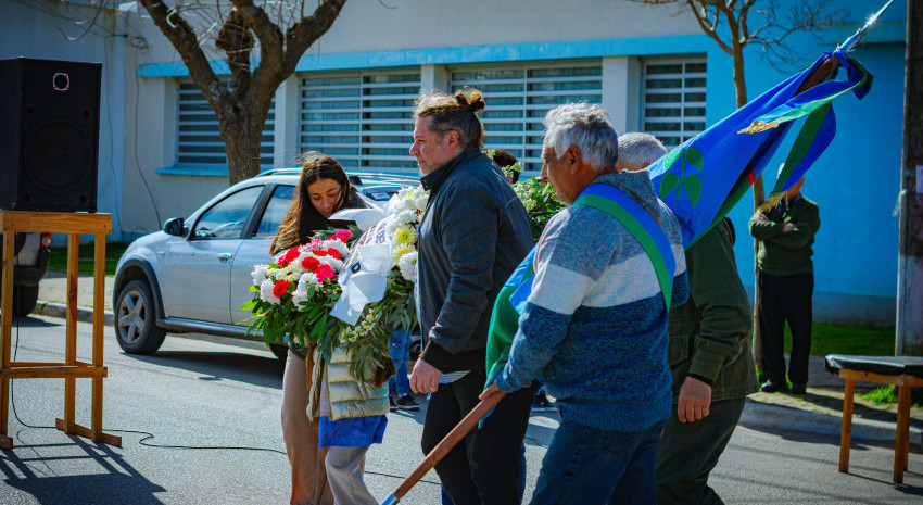 Acto en homenaje a San Martín con presencia de autoridades e instituc