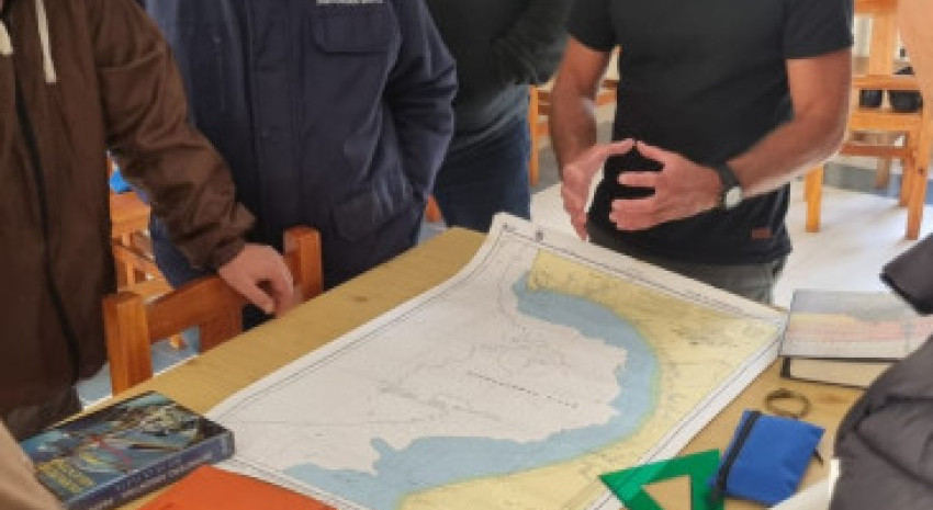 Se realizó la Jornada de Instrucción en Cartografía Náutica y Derr