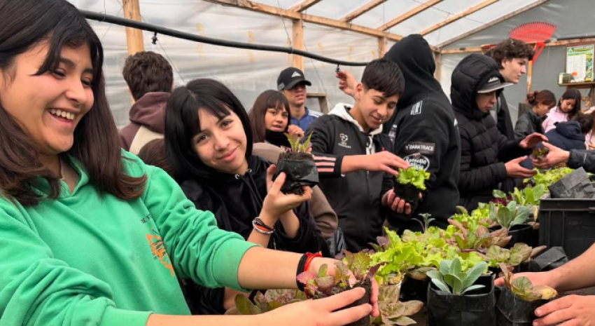 Jornada educativa en la huerta del predio “Bandera Argentina”