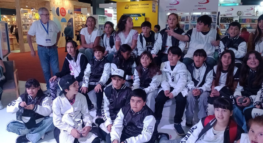 Alumnos de la escuela 22 visitaron la Feria del Libro