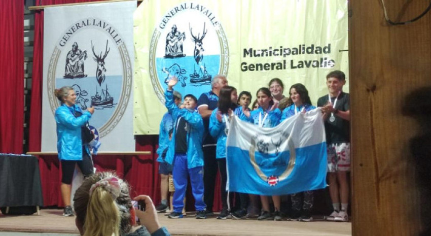 Llegaron los grandes ganadores de los Bonaerenses y fueron recibidos p
