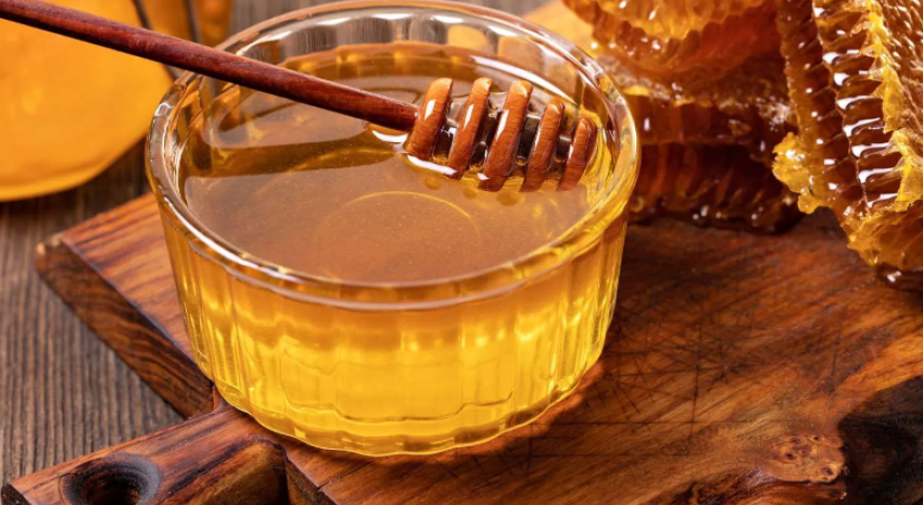 La ANMAT prohibió la venta de una miel y un aceite de oliva