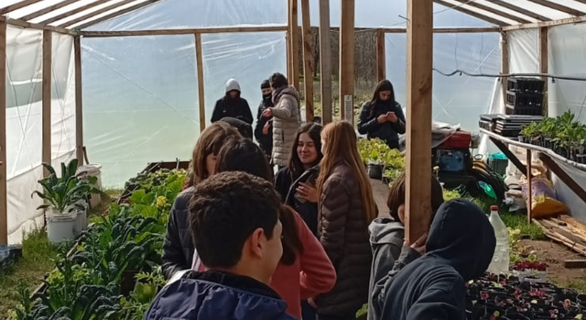 Jornada educativa en la huerta del predio “Bandera Argentina”