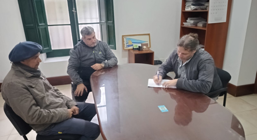 Se firmó el comodato para que el Polideportivo Aguirrezabala se admin