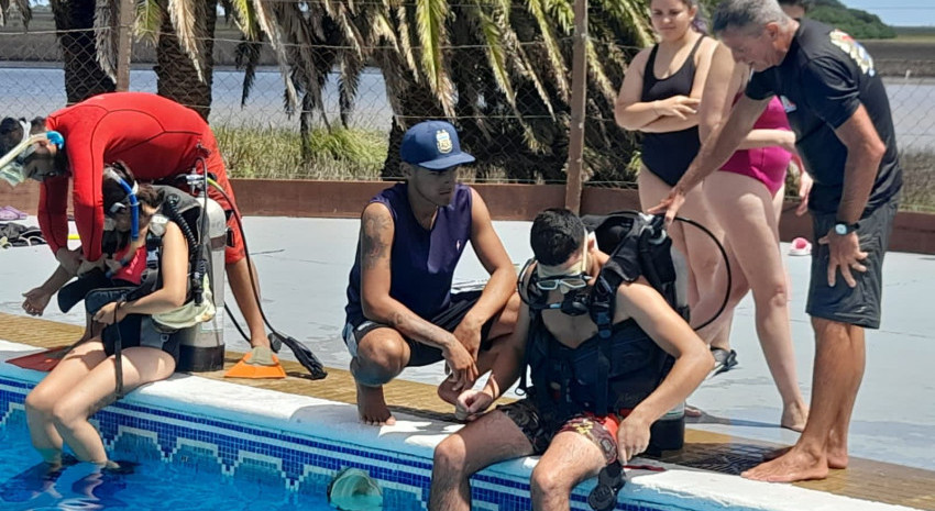 Fue exitoso el curso de buceo en la pileta municipal