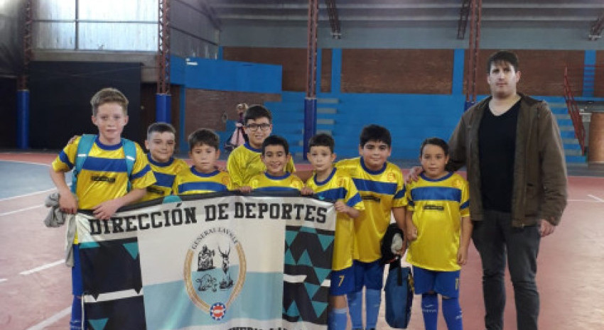 El Taller Municipal de Futsal se destacó en el torneo de La Costa