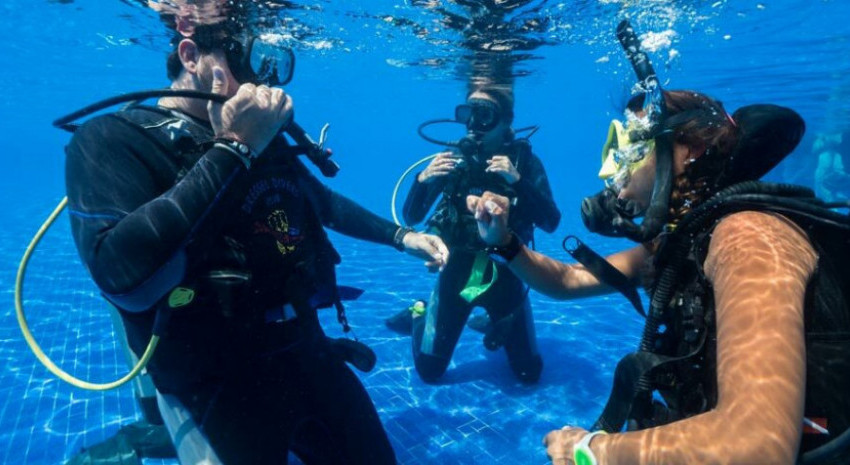 Mañana habrá curso de buceo en la pileta municipal ¿qué esperás p