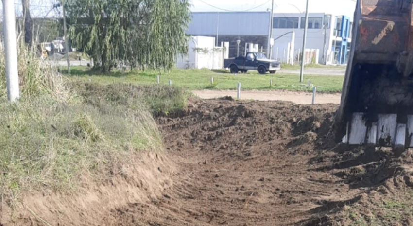 Avanzan las obras de zanjeo y limpieza en Pavón