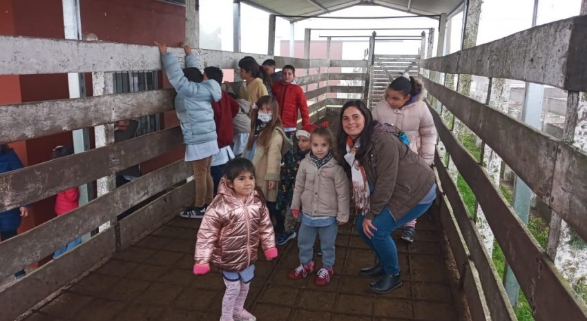 Alumnos de la Escuela N°15 y del Jardín Rural participaron de la pro