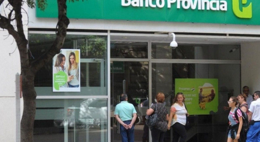 Desde hoy los bancos en la Provincia van a atender de 8 a 13