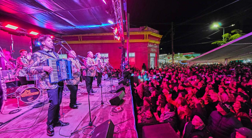 Los Palmeras en la Fiesta de la Torta Negra