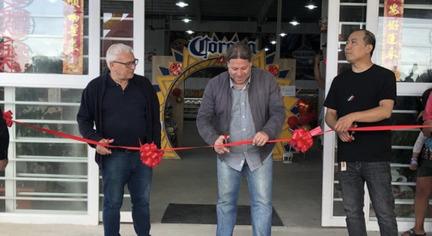 El intendente Nahuel Guardia participó de la apertura de un nuevo sup