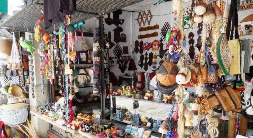 Ya suman 160 los puestos de artesanos y gastronómicos para la 